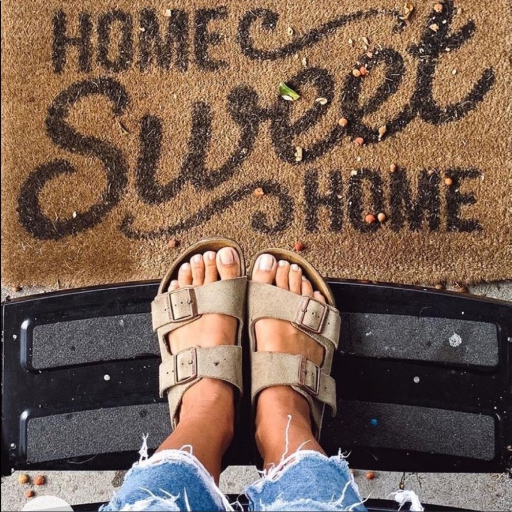 NWOT Birkenstock // Arizona Suede Taupe Sandal